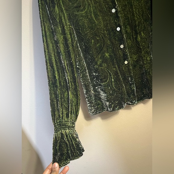 Kate Hill Petite Dark Green Crushed Velvet Paisley Button Down Blouse 8P Ruffle - Picture 4 of 12